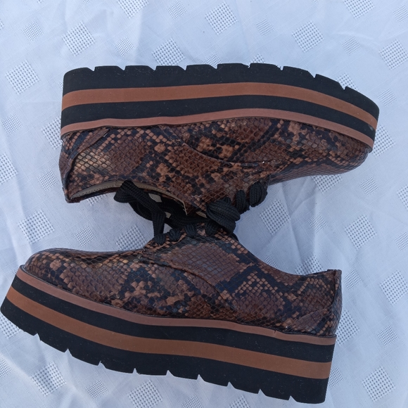 Zara Snake platform